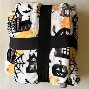 Haunted house blanket